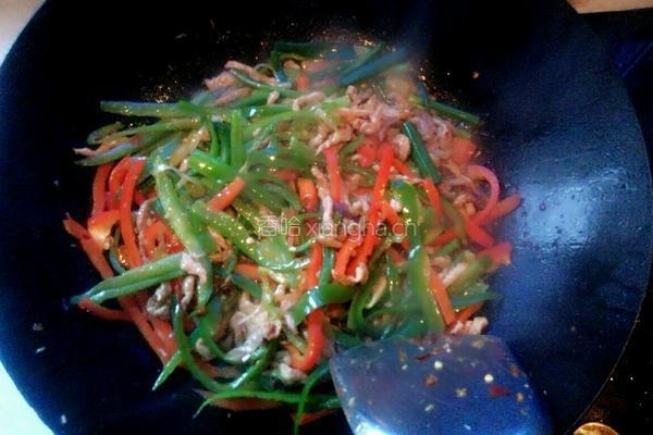 青红椒炒肉丝的做法图解10