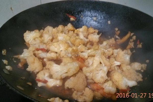 西红柿炒菜花的做法图解3