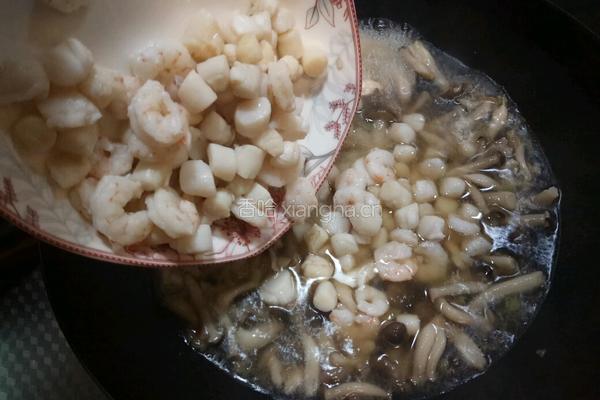 三鲜蟹味菇的做法图解16