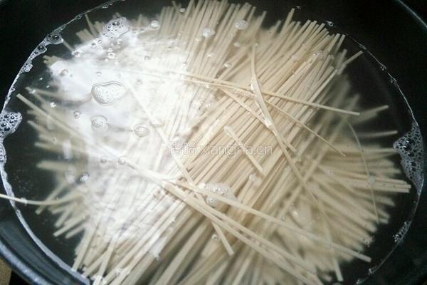 萝卜肉丁捞面的做法图解9