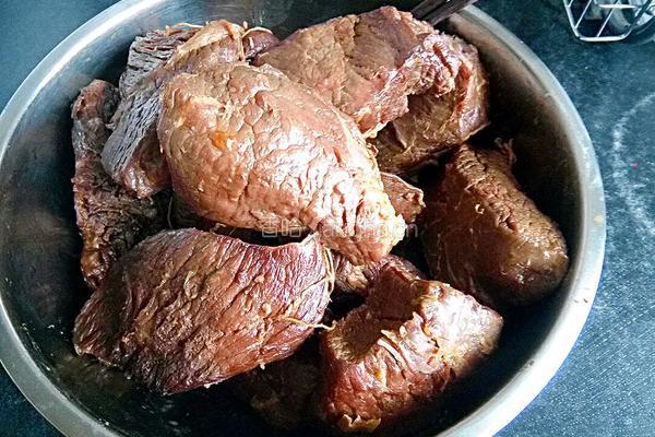 卤牛肉的做法图解10