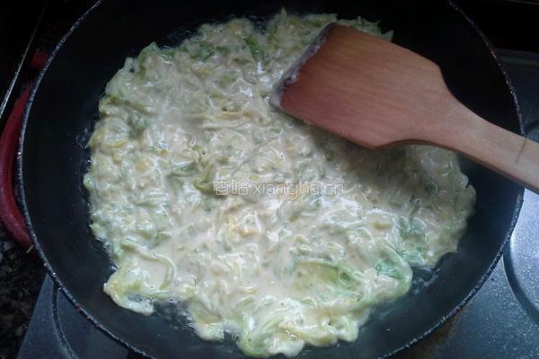 卷心菜鸡蛋饼的做法图解4