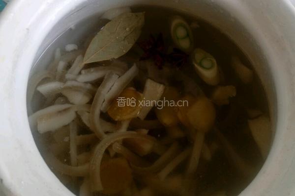 肉皮冻的做法图解2