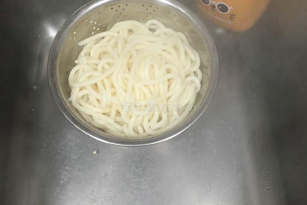 炒乌冬面的做法图解3