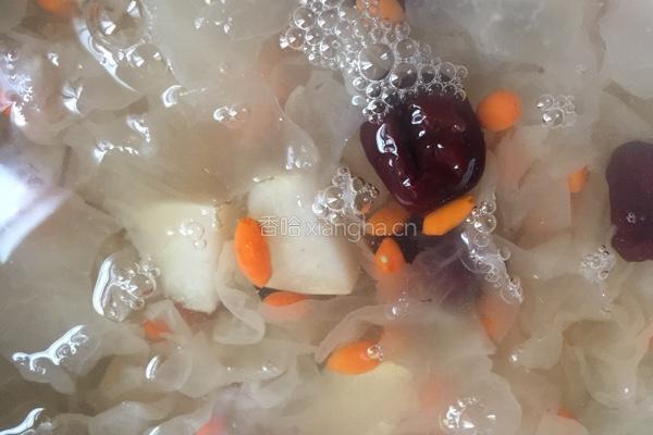银耳雪梨汤的做法图解5