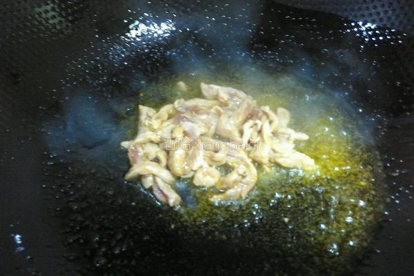 洋葱炒肉丝的做法图解2