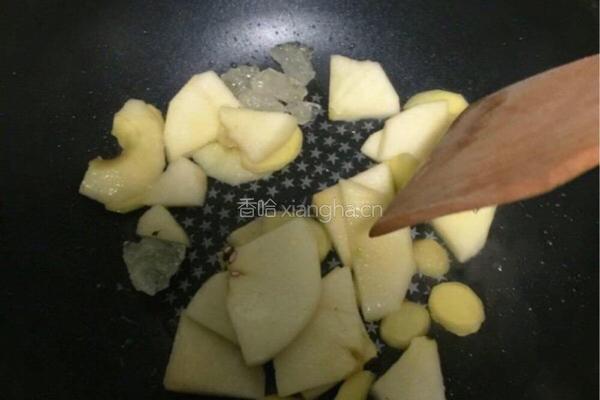 暖心水果猪蹄的做法图解1