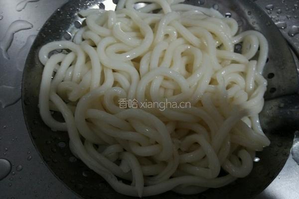 鸡蛋炒乌冬面的做法图解4