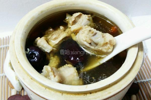 高丽参炖鸡汤
