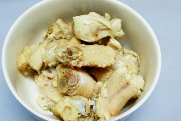 高丽参炖鸡汤的做法图解2