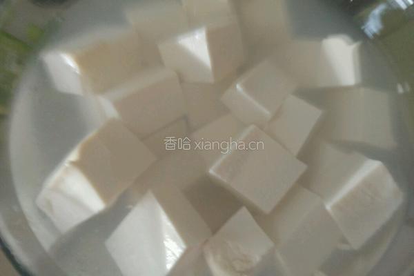 东北大白菜炖排骨豆腐的做法图解2
