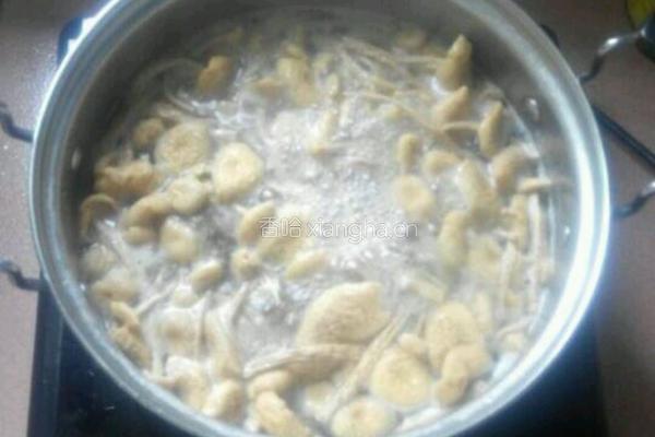 茶树菇排骨汤的做法图解8