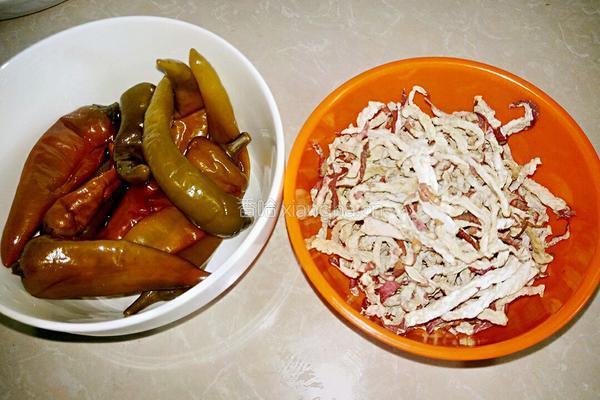 酸辣椒炒萝卜干的做法图解1