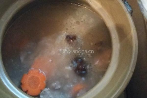 胡萝卜香菇骨头汤的做法图解7