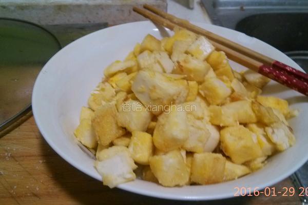 鸡蛋炒馒头块的做法图解5