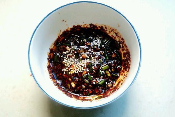 凉拌肉皮冻的做法图解4