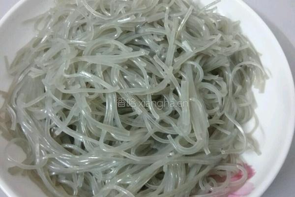 白菜炒粉丝的做法图解2