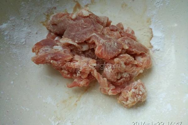 牛肉玉米西红柿汤的做法图解2