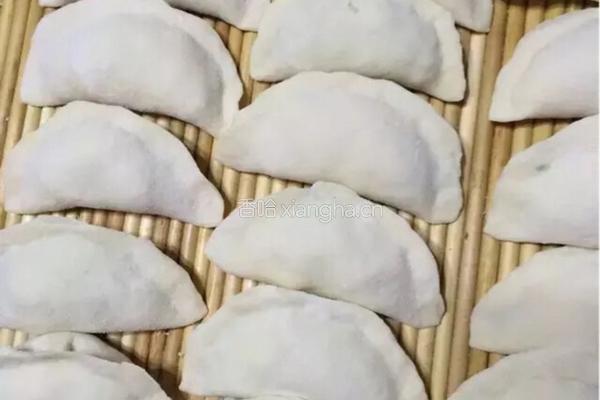 炸韭菜盒子的做法图解3