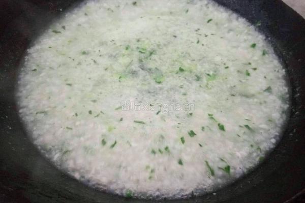 虾皮油菜蛋花粥的做法图解1