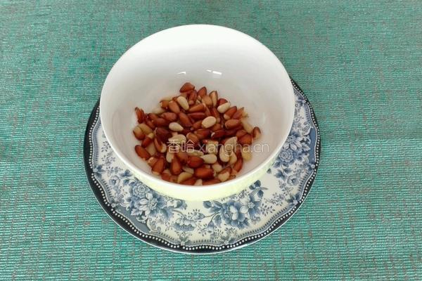 青红椒玉米炒松子的做法图解3
