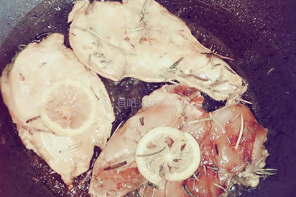 迷迭香煎鸡胸肉的做法图解8