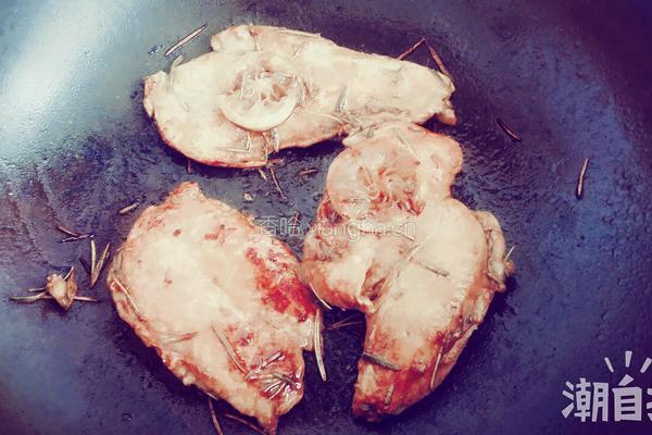 迷迭香煎鸡胸肉的做法图解9