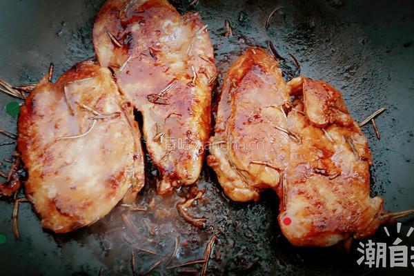 迷迭香煎鸡胸肉的做法图解10