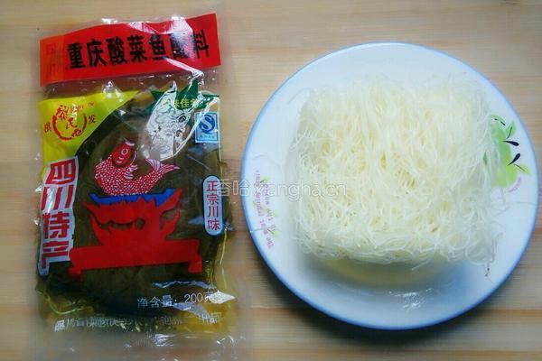 酸菜粉丝汤的做法图解1