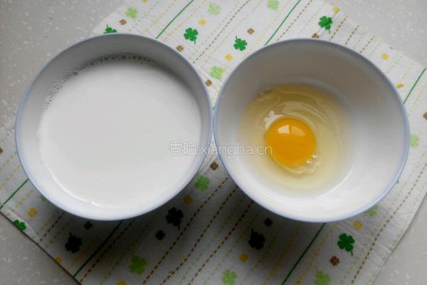 奶香蒸蛋羹的做法图解2