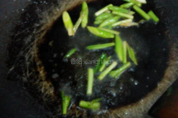 韭菜炒猪血的做法图解2