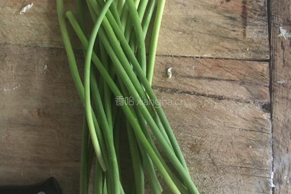 肉丝蒜台的做法图解1