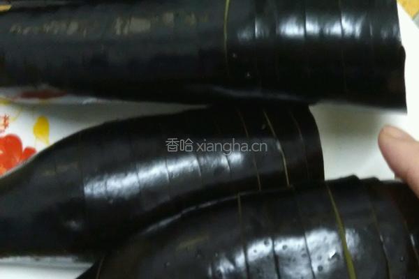 肉末茄子的做法图解1