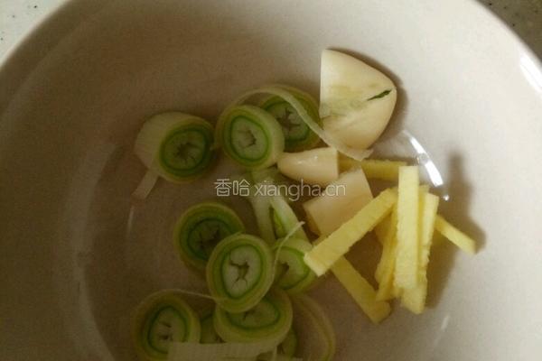 西葫芦火腿炒面的做法图解3