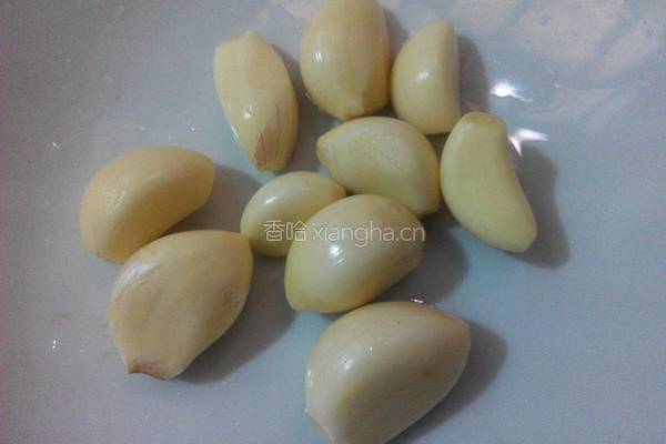 豆苗大蒜肉丸汤的做法图解3