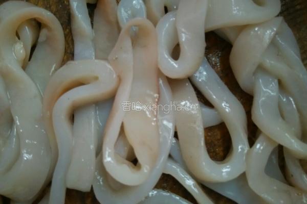 炸鱿鱼圈的做法图解1