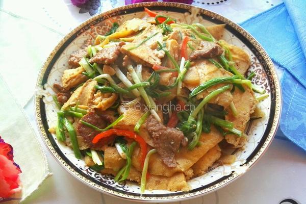 油豆腐炒蒜苗的做法图解5