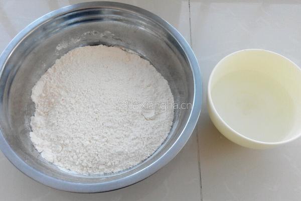 西红柿鸡蛋打卤面的做法图解1