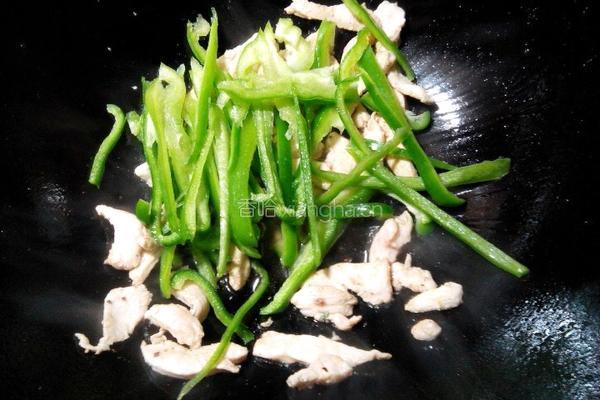 青椒胡萝卜丝炒肉的做法图解5
