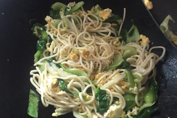 黑暗料理——炒面的做法图解3