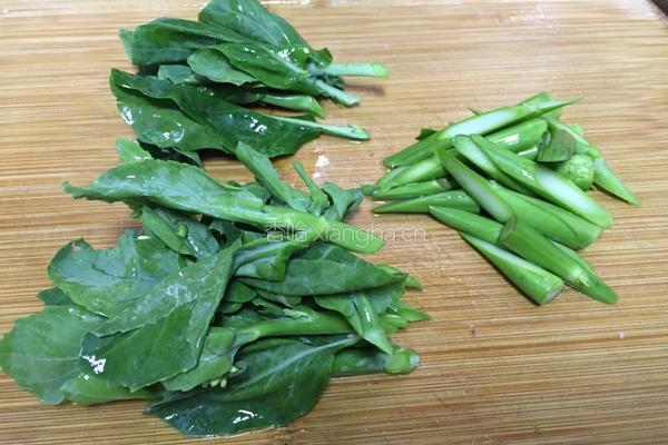 芥蓝虾仁炒年糕的做法图解4