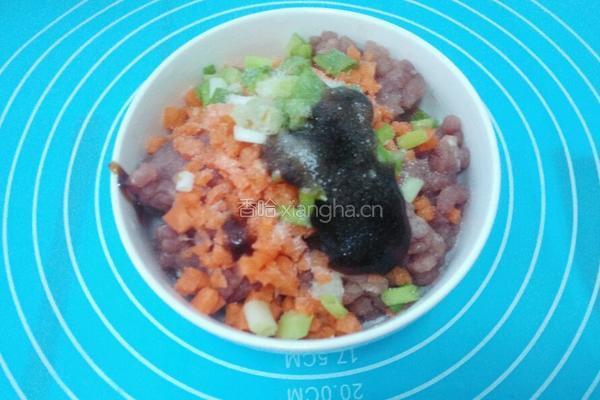 黄金鸡蛋肉卷的做法图解3