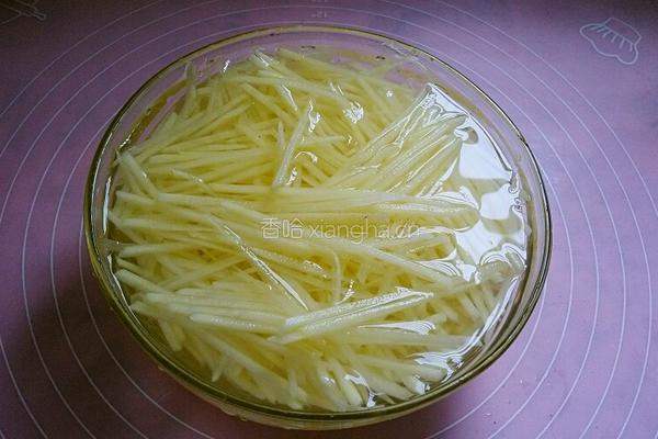 酸辣土豆丝的做法图解2