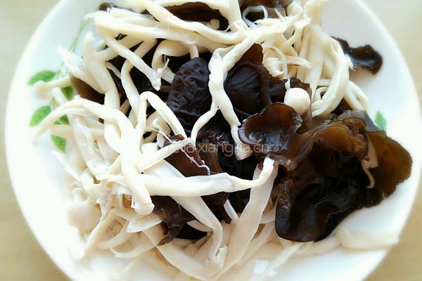 三鲜土豆粉的做法图解1