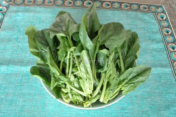 菠菜炒鸡蛋的做法图解2