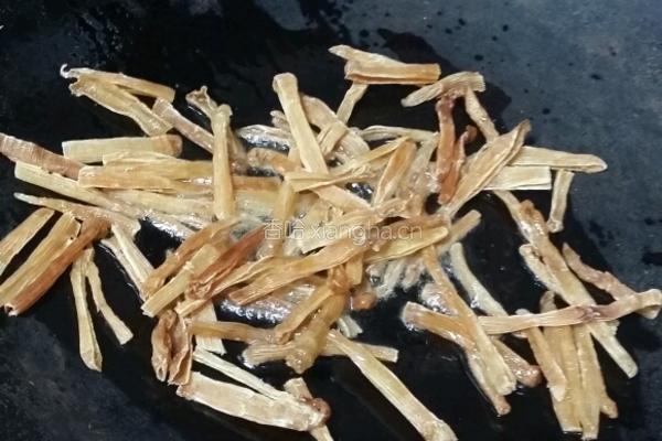 沙虫金针菇汤的做法图解4