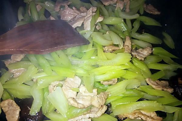 芹菜炒肉片的做法图解7
