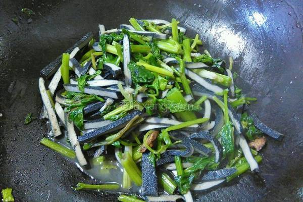 香芹炒臭干的做法图解13