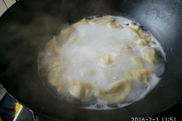 宝宝水饺 -肝粉油菜猪肉胡萝卜的做法图解13