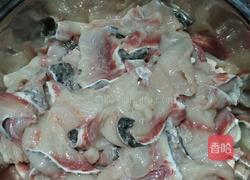 酸菜鱼的做法图解2